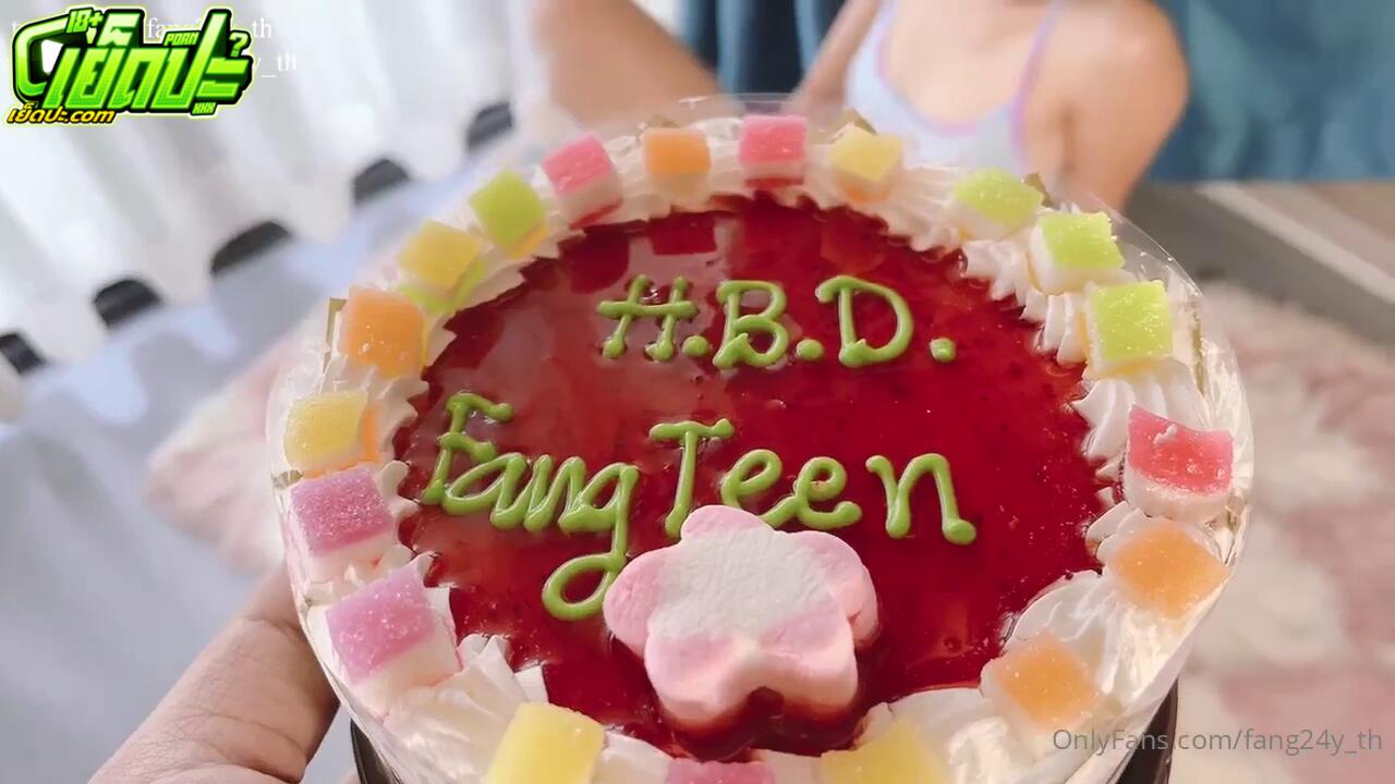 คลิปหลุดOnlyfans fang24y_th น้องฟางสาวสวยหุ่นเด็ดนมใหญ่ขี้เงี่ยนจัดปาร์ตี้วันเกิดในบ้านก่อนจะเล่นวิปครีมแล้วเย็ดจนน้ำเงี่ยนแตกใส่เค้ก